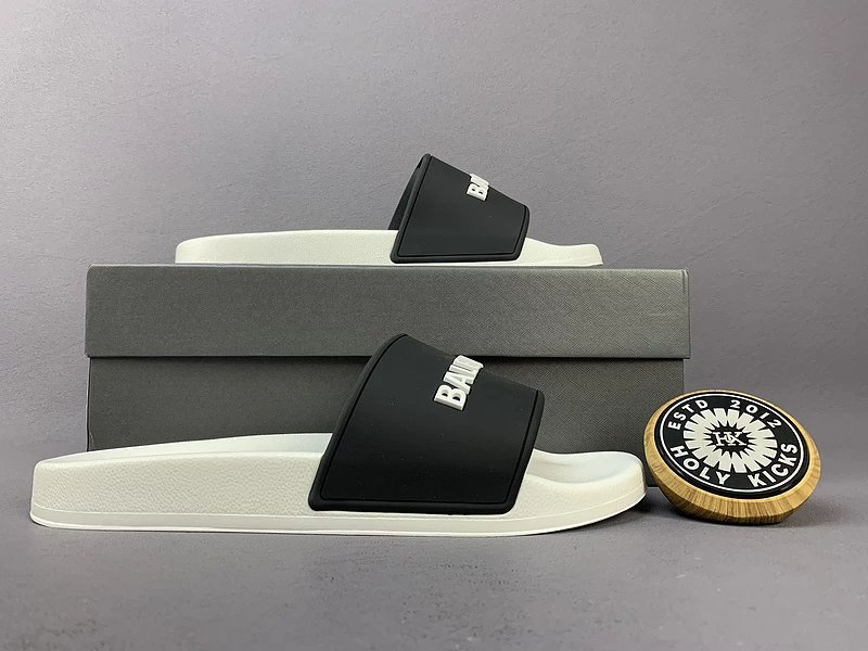 Balenciaga Chalas